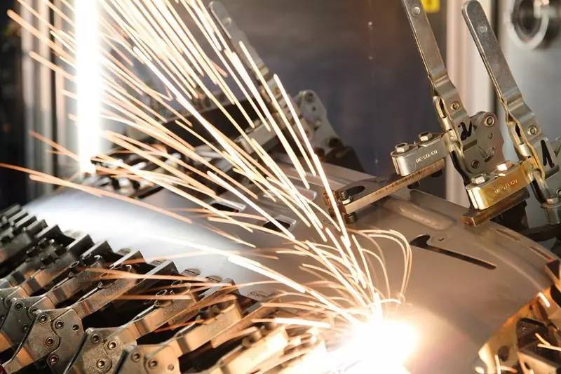 激光深熔焊接与切割技术 引领金属加工制造业的未来